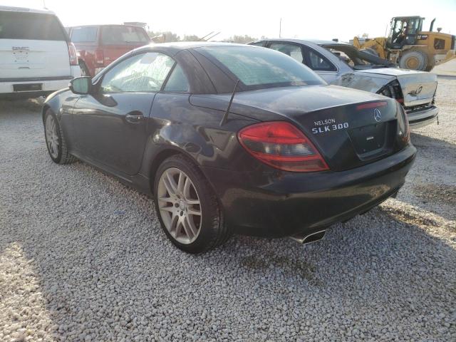 WDBWK54F49F194587 - 2009 MERCEDES-BENZ SLK 300 BLACK photo 3