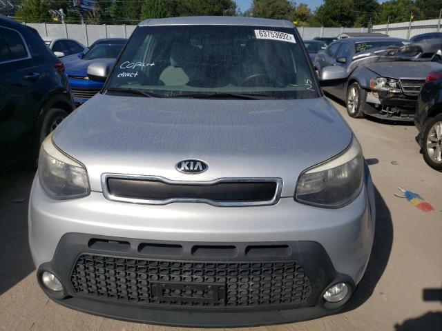 KNDJN2A23F7763972 - 2015 KIA SOUL SILVER photo 5