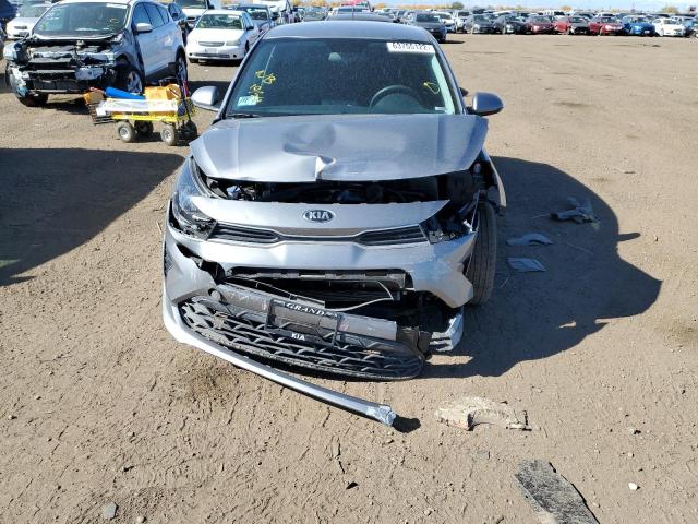 3KPA25AD1ME404631 - 2021 KIA RIO S SILVER photo 9