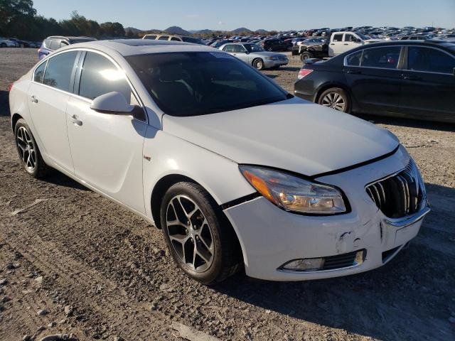 W04GW5EV2B1113888 - 2011 BUICK REGAL CXL WHITE photo 1