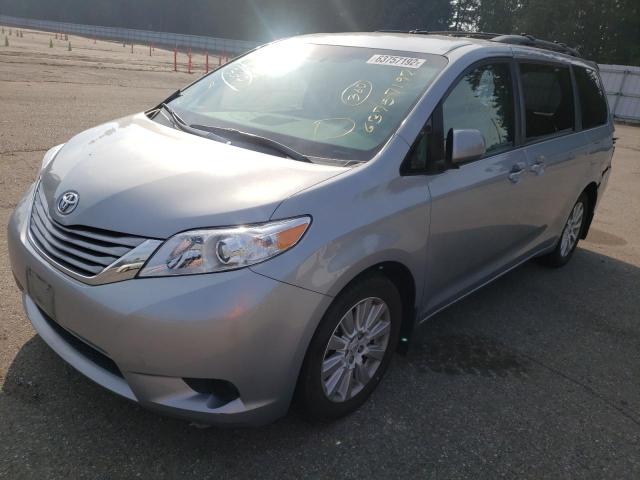 5TDJK3DC3FS104265 - 2015 TOYOTA SIENNA LE SILVER photo 2