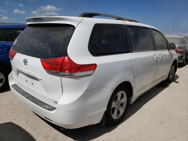 5TDKK3DC4BS166045 - 2011 TOYOTA SIENNA LE WHITE photo 4