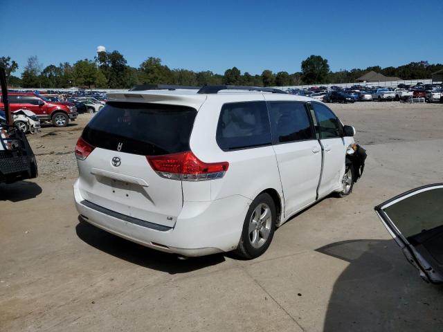 5TDKK3DCXDS395011 - 2013 TOYOTA SIENNA LE WHITE photo 4