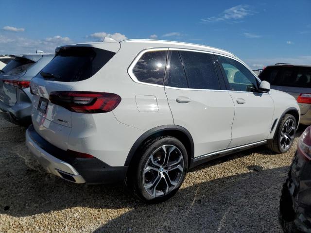 5UXCR4C01N9K66375 - 2022 BMW X5 SDRIVE WHITE photo 4