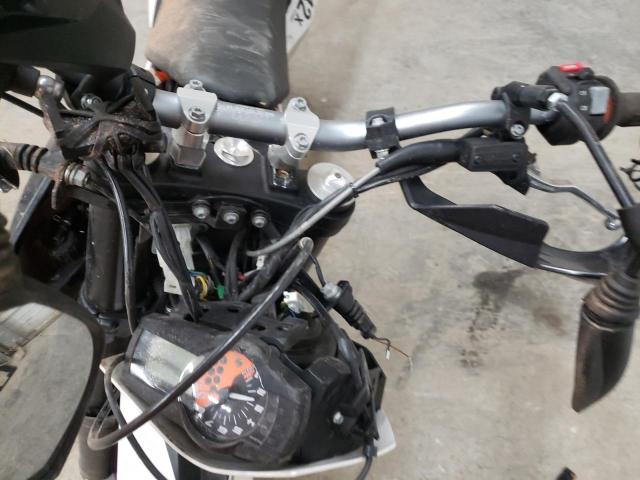 VBKLET401JM715503 - 2018 KTM 690 ENDURO TWO TONE photo 8