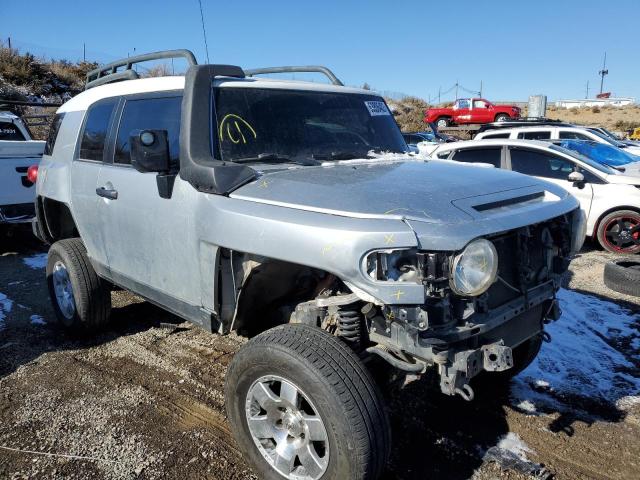 JTEBU11F170039899 - 2007 TOYOTA FJ CRUISER SILVER photo 4