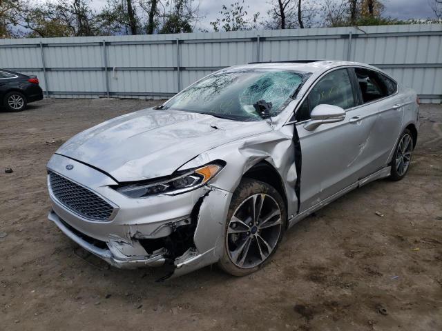 3FA6P0D95KR186545 - 2019 FORD FUSION TIT SILVER photo 2