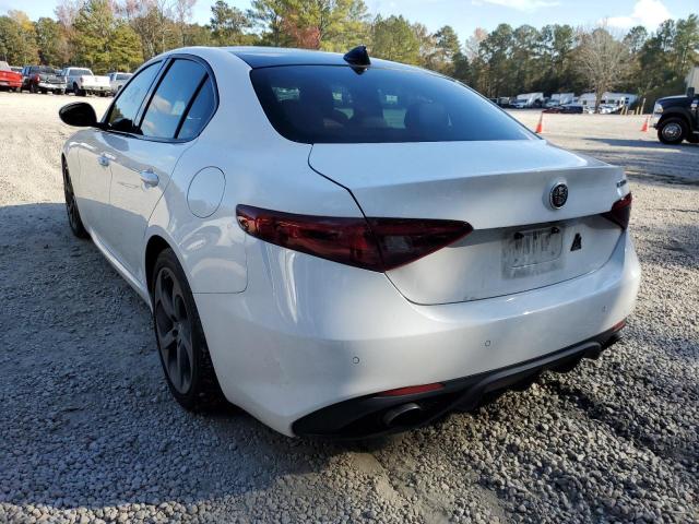 ZARFAEBN3H7531148 - 2017 ALFA ROMEO GIULIA WHITE photo 3