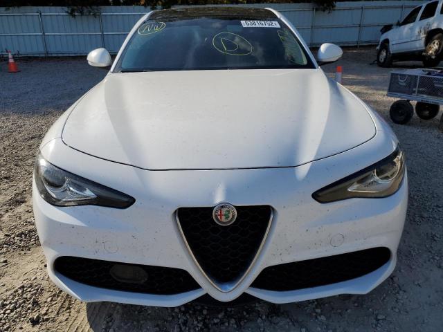 ZARFAEBN3H7531148 - 2017 ALFA ROMEO GIULIA WHITE photo 9