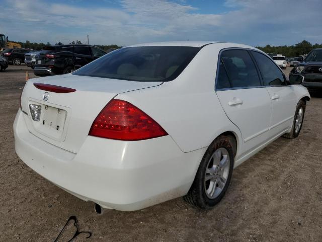 1HGCM56317A209866 - 2007 HONDA ACCORD SE WHITE photo 4