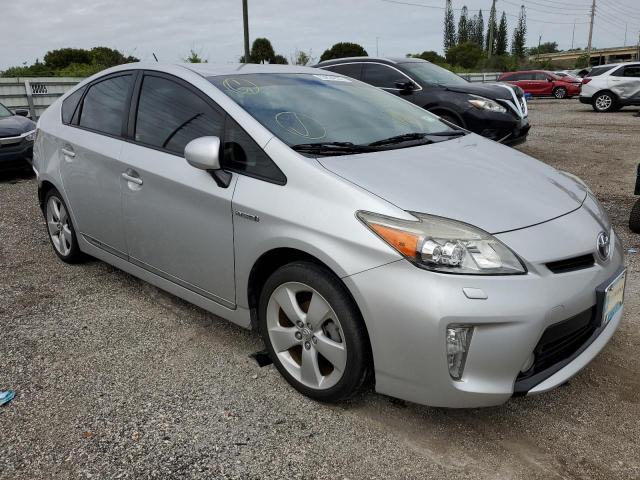 JTDKN3DU2E1830067 - 2014 TOYOTA PRIUS SILVER photo 1