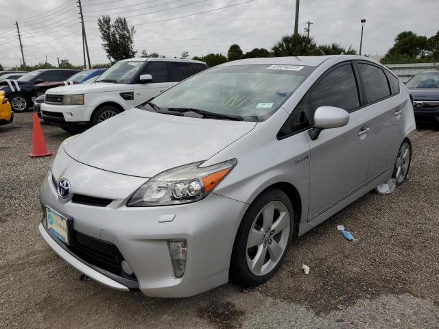 JTDKN3DU2E1830067 - 2014 TOYOTA PRIUS SILVER photo 2