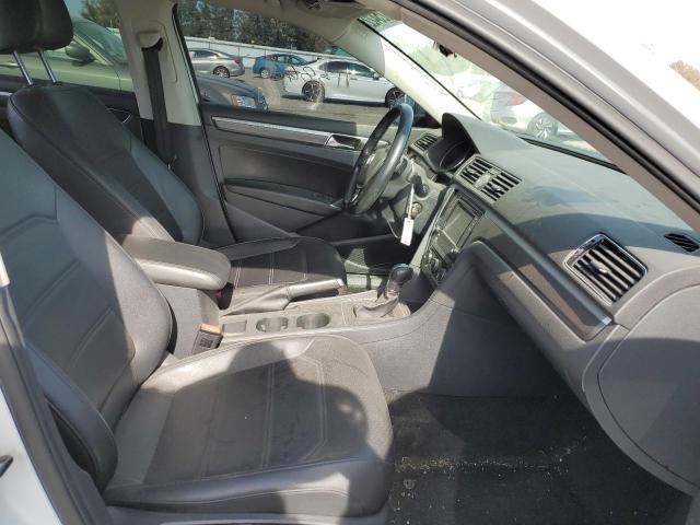 1VWDT7A31HC057745 - 2017 VOLKSWAGEN PASSAT R-L 白色 照片 5