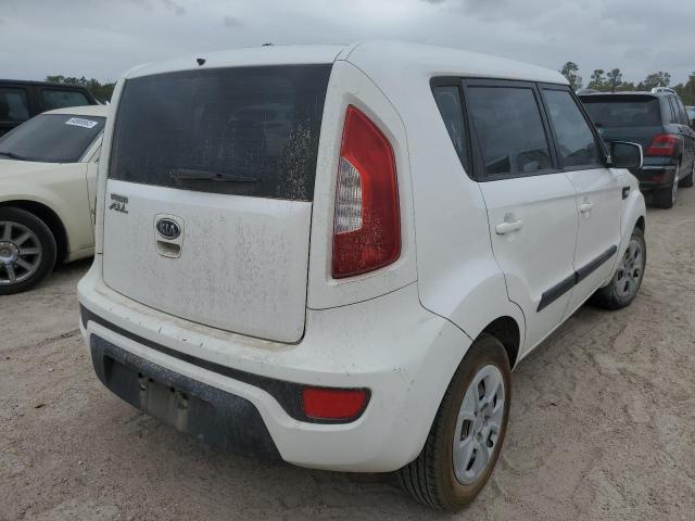 KNDJT2A55C7413514 - 2012 KIA SOUL WHITE photo 4