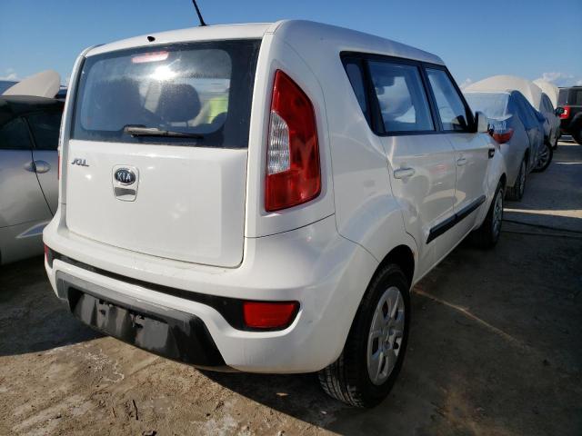 KNDJT2A54C7353502 - 2012 KIA SOUL WHITE photo 4