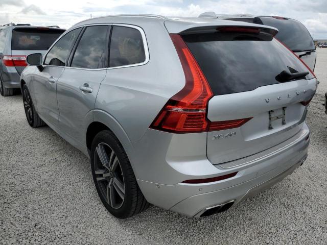 LYV102RK8JB109783 - 2018 VOLVO XC60 T5 SILVER photo 3