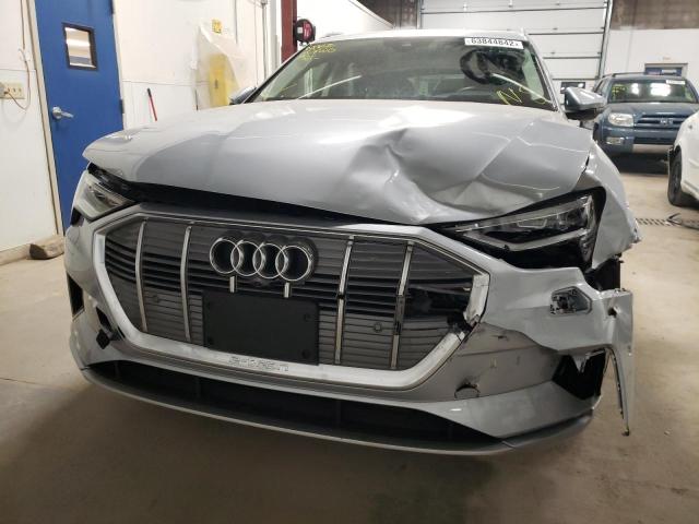 WA1VABGE5KB021122 - 2019 AUDI E-TRON PRE SILVER photo 9