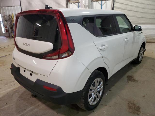 KNDJ23AU5N7798981 - 2022 KIA SOUL LX WHITE photo 4