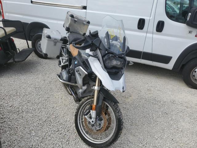 WB10A6100HZ655276 - 2017 BMW R1200 GS UNKNOWN - NOT OK FOR INV. photo 1