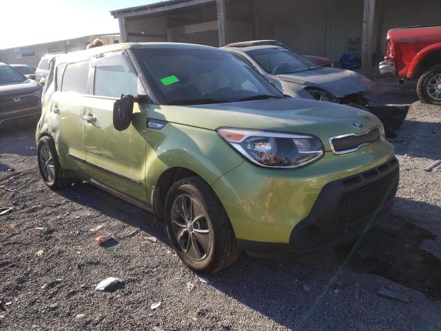 KNDJN2A25G7851245 - 2016 KIA SOUL GREEN photo 1