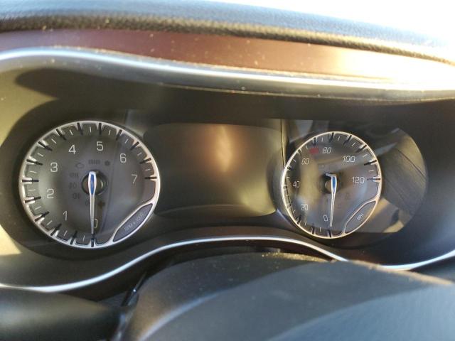 2C4RC1GG4JR352061 - 2018 CHRYSLER PACIFICA L WHITE photo 8