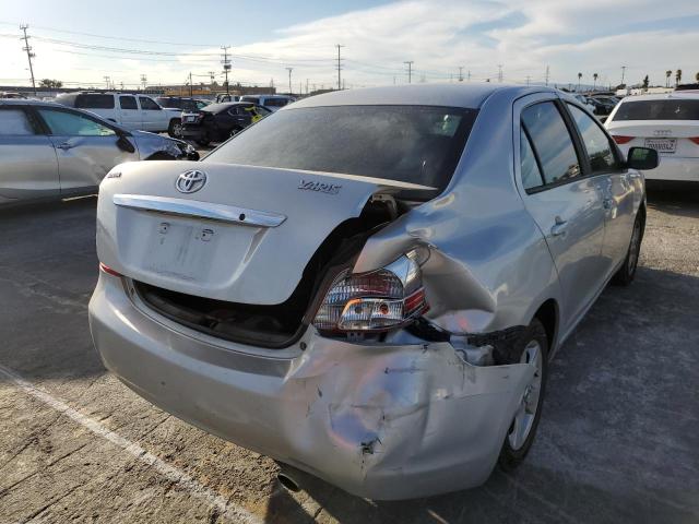 JTDBT923471033535 - 2007 TOYOTA YARIS SILVER photo 4