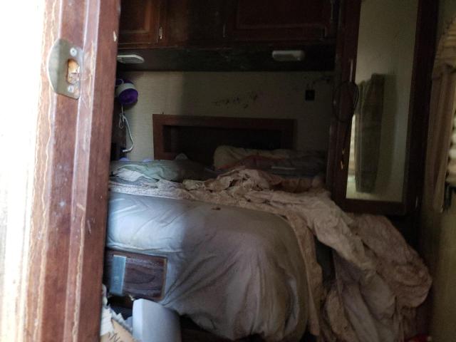 4YDT31223HB450067 - 2017 KEYSTONE OUTBACK WHITE photo 8