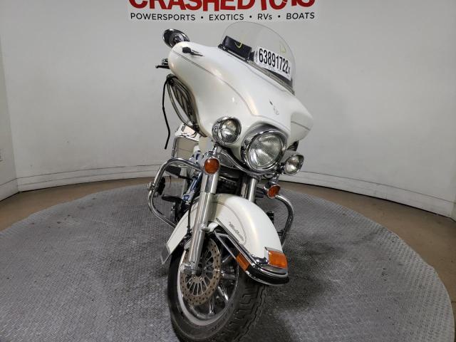 1HD1FCW1X3Y636451 - 2003 HARLEY-DAVIDSON FLHTCUI 白色 照片 2