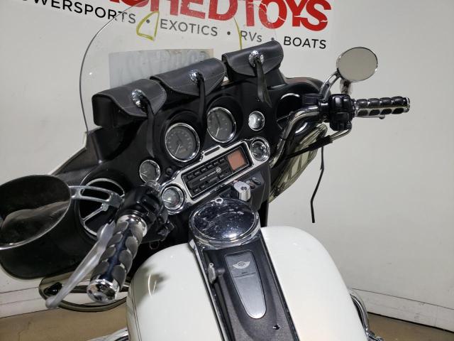 1HD1FCW1X3Y636451 - 2003 HARLEY-DAVIDSON FLHTCUI 白色 照片 7