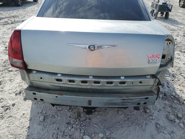 2C3JA53G95H556029 - 2005 CHRYSLER 300 TOURIN SILVER photo 9