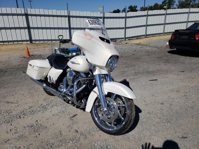 1HD1KRM18EB684487 - 2014 HARLEY-DAVIDSON FLHXS STRE WHITE photo 1