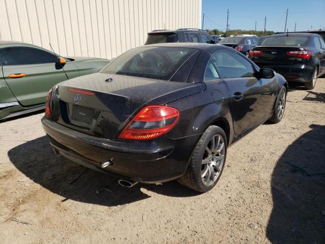 WDBWK54F28F186292 - 2008 MERCEDES-BENZ SLK 280 BLACK photo 4