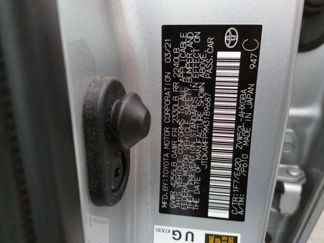 JTDKAMFP9M3189687 - 2021 TOYOTA PRIUS PRIM Silber Foto 10