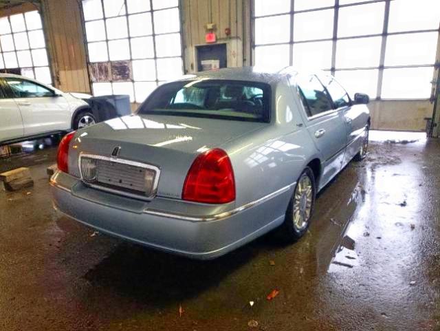 2LNHM82VX9X630584 - 2009 LINCOLN TOWN CAR S BLUE photo 4