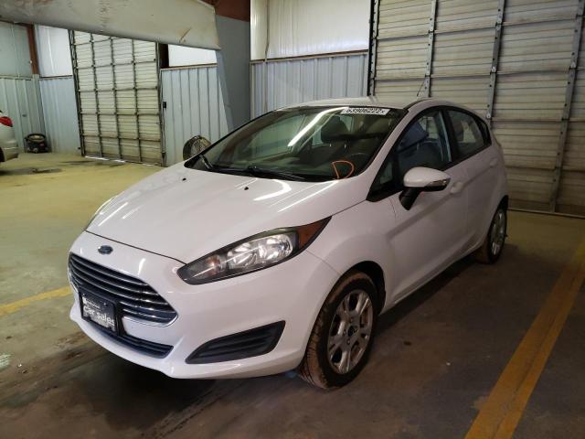 3FADP4EJ4FM208173 - 2015 FORD FIESTA SE WHITE photo 2