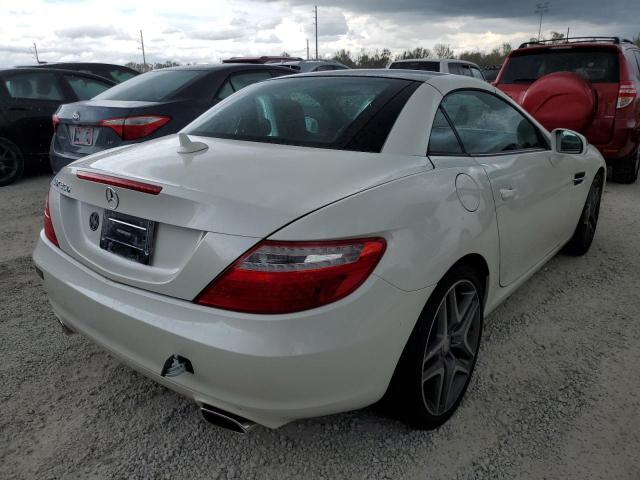 WDDPK5HA0DF054085 - 2013 MERCEDES-BENZ SLK 350 WHITE photo 4