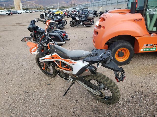 VBKLEV40XLM798475 - 2020 KTM 690 ENDURO TWO TONE photo 3