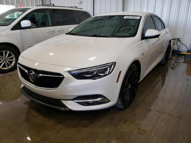 W04GM6SX5J1069109 - 2018 BUICK REGAL PREF WHITE photo 2