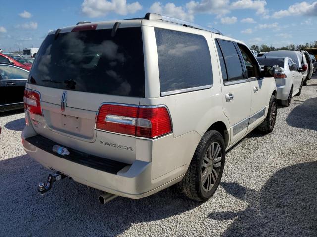5LMFU27568LJ01784 - 2008 LINCOLN NAVIGATOR თეთრი ფოტო 4