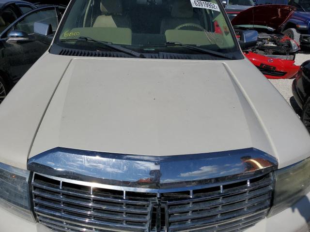 5LMFU27568LJ01784 - 2008 LINCOLN NAVIGATOR თეთრი ფოტო 7