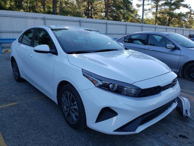 3KPF24AD3NE451760 - 2022 KIA FORTE FE WHITE photo 1