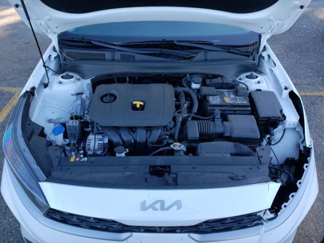 3KPF24AD3NE451760 - 2022 KIA FORTE FE WHITE photo 7