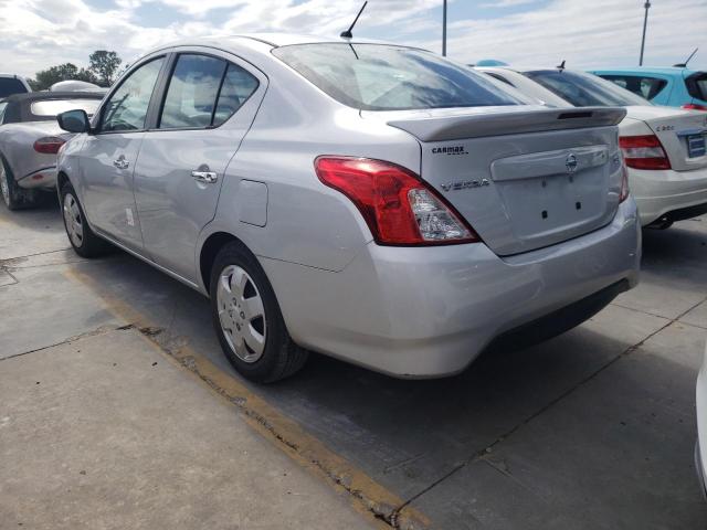 3N1CN7AP6JL833182 - 2018 NISSAN VERSA S SILVER photo 3