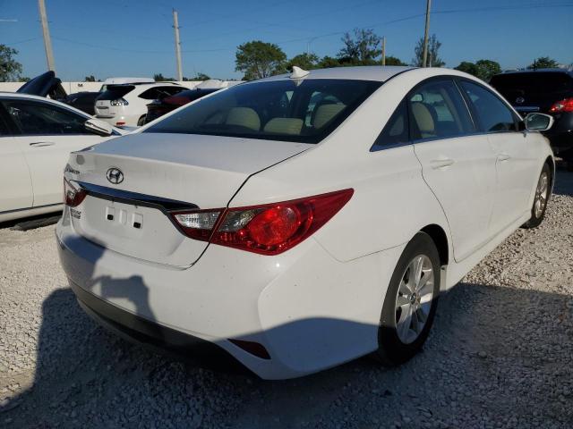 5NPEB4AC3EH880542 - 2014 HYUNDAI SONATA GLS WHITE photo 4