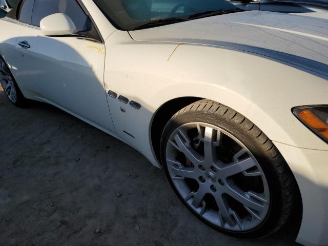 ZAM45MMA9D0068604 - 2013 MASERATI GRANTURISM WHITE photo 9