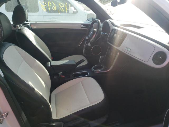 3VW517AT6HM821887 - 2017 VOLKSWAGEN BEETLE S/S 蓝色 照片 5