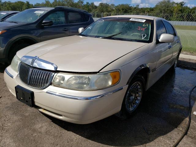 1LNHM83W91Y634251 - 2001 LINCOLN TOWN CAR C BEIGE photo 2