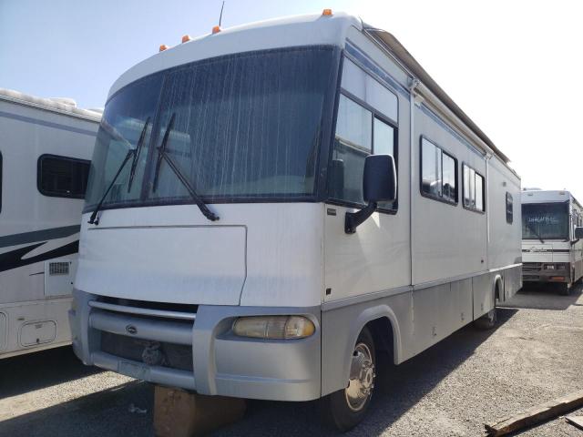 1FCNF53S120A00901 - 2002 FORD MOTORHOME WHITE photo 2