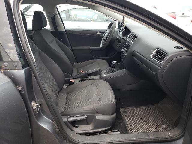 3VW2K7AJ7CM425880 - 2012 VOLKSWAGEN JETTA BASE GRAY photo 5