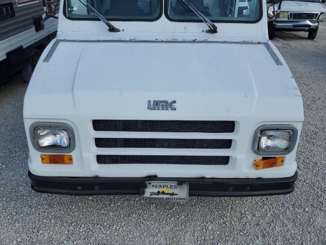 45VXA01B4LW001083 - 1990 UTILIMASTER STEP VAN WHITE photo 7